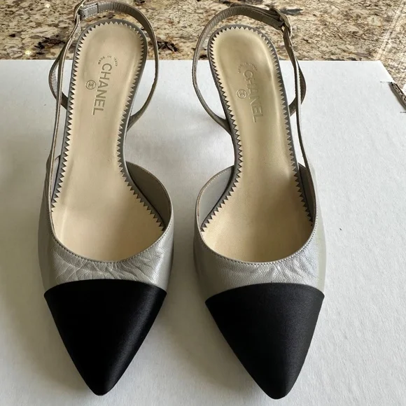 Chanel gray & black slingbacks - Picture 2 of 6